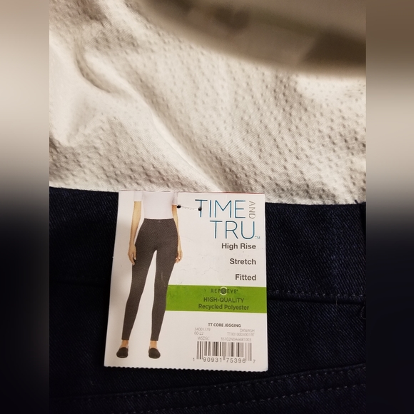 NWT 15% SPANDEX JEGGINGS IN DARK BLUE WASH BACK POCKETS HIGH QUALITY STRETCH - Picture 2 of 12